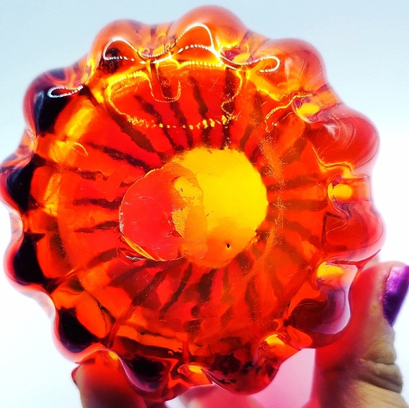 Vintage Amberina Small Flutted Vase With Cadmium (It Glows In UV Light) - Picture 7 of 11